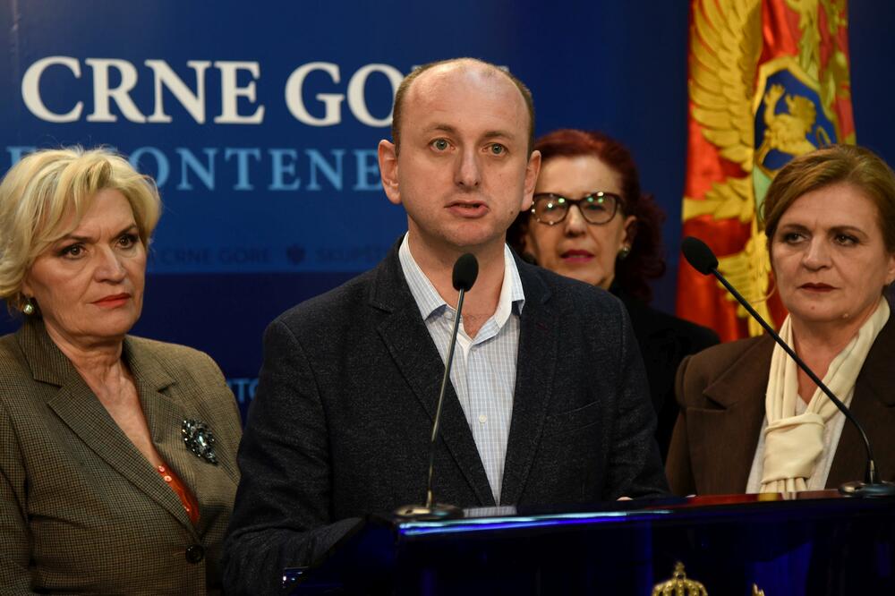 Knežević na konferenciji za novinare, Foto: Luka Zeković