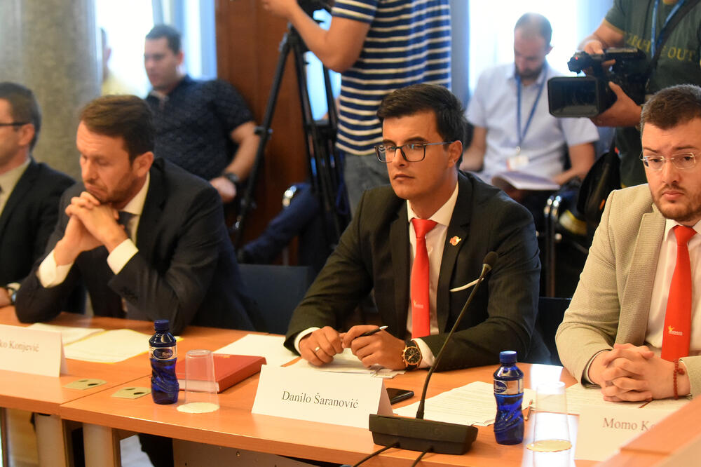 Sa jedne od prethodnih sjednica Odbora: Neđeljko Rudović, Raško Konjević, Danilo Šaranović i Momo Koprivica, Foto: Boris Pejović