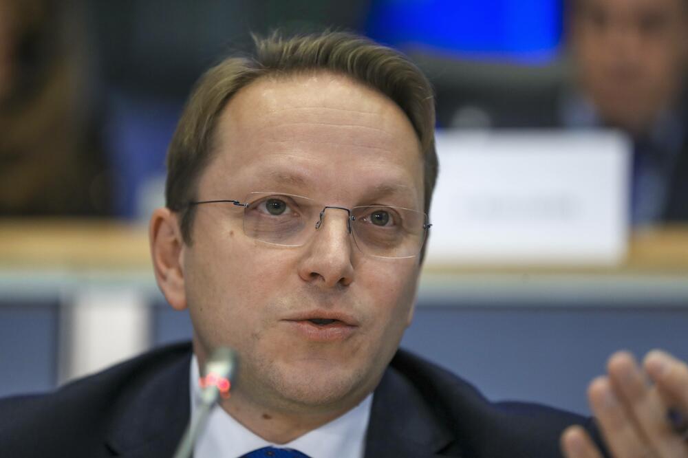 Varhelji, Foto: Betaphoto