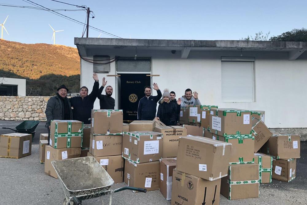 Novogodišnji paketići, Foto: Samir Adrović