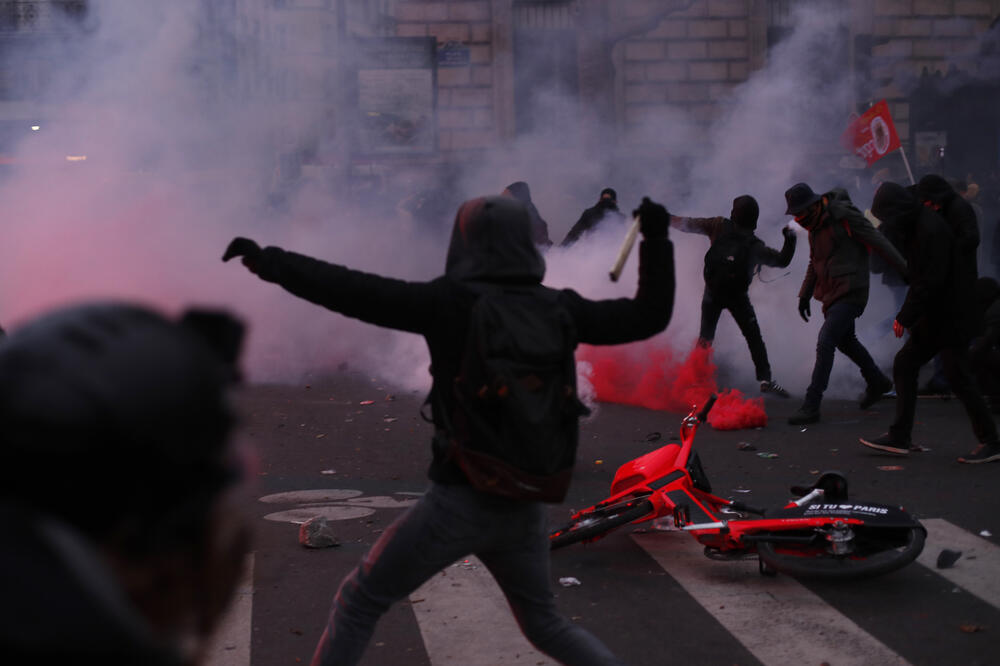 Protest u Parizu, Foto: AP