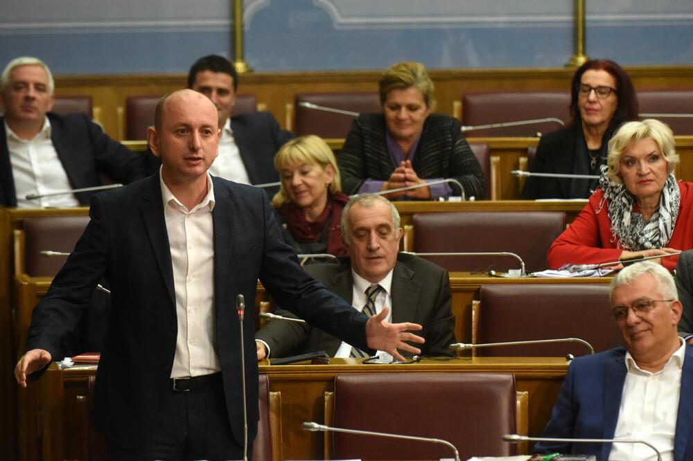 Poslanici DF u Skupštini Crne Gore, Foto: Boris Pejović