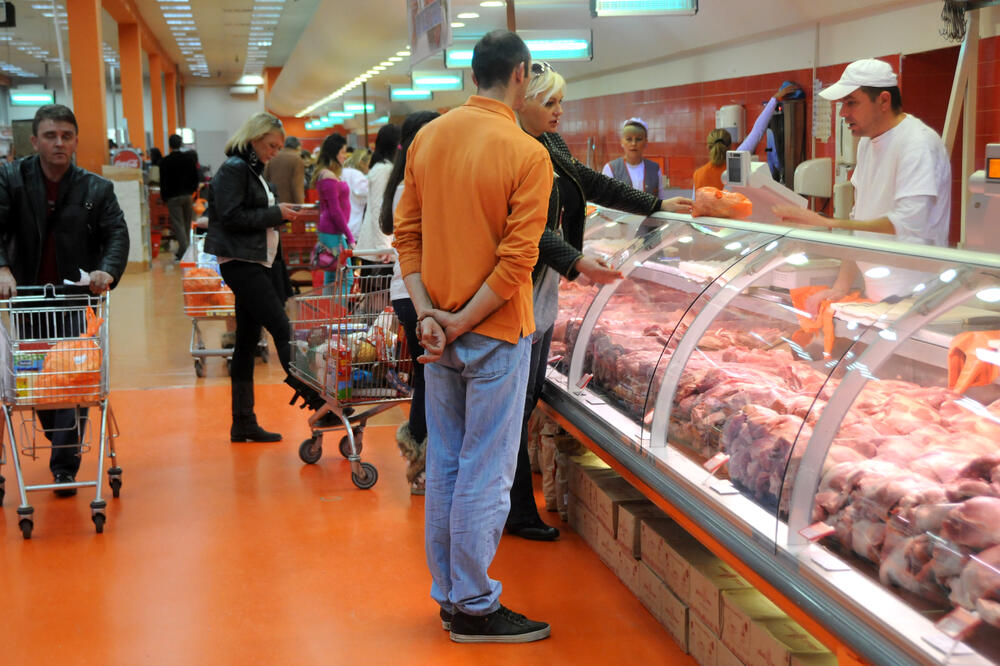 Uvoz samo mesa značajno vredniji od ukupnog izvoza aluminijuma, željeza, vina i piva, Foto: Boris Pejović