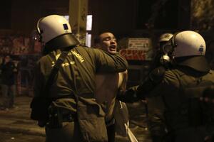 FOTO "Vandalski napadi" u Atini, mete bile prodavnice, banke,...