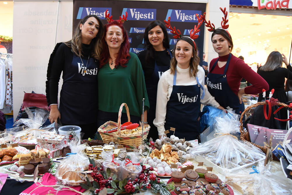 Štand redakcije Vijesti, Foto: Luka Zeković