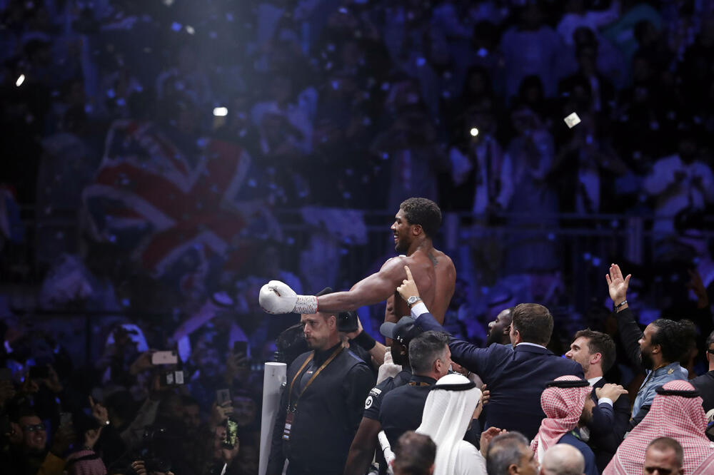 Džošua vratio titule, Foto: Hassan Ammar