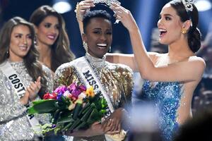 Ona je nova Mis univerzuma: Južnoafrikanka kratke kose objasnila...