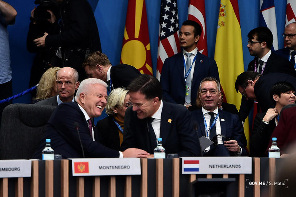 Premijeri Marković i Rute tokom samita NATO-a u Londonu, Foto: Saša Matić