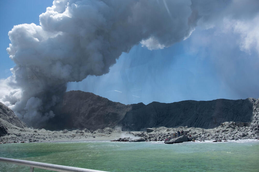 Erupcija vulkana na Bijelom ostrvu, Foto: AP