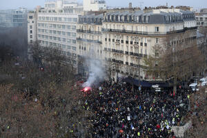 Nekoliko stotina hiljada ljudi na ulicama Francuske protiv reforme...
