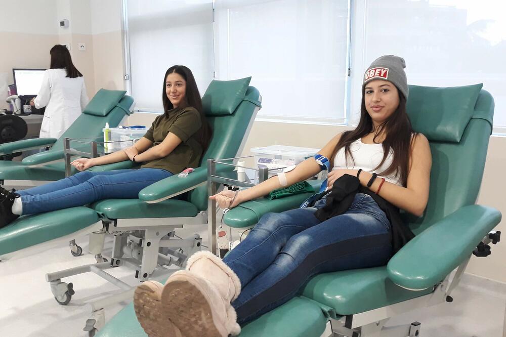 Maturanti Srednje stručne škole "Ivan Uskoković", Foto: Zavod za transfuziju krvi Crne Gore