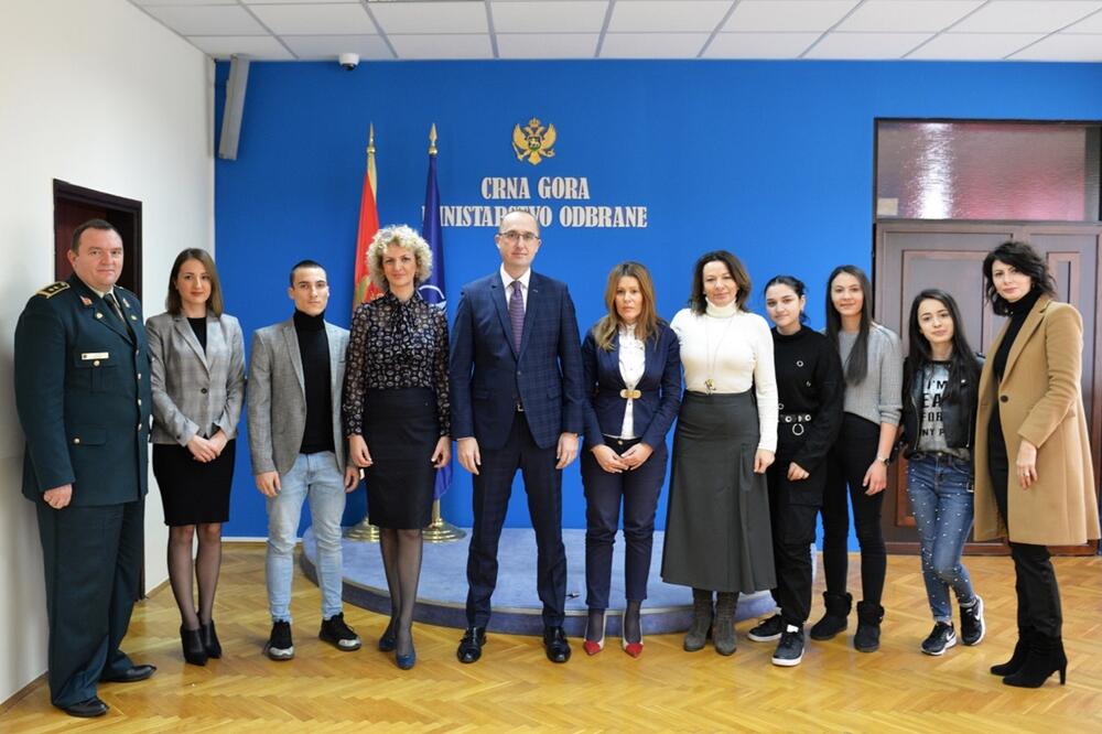 Sa potpisivanja sporazuma, Foto: Ministarstvo odbrane