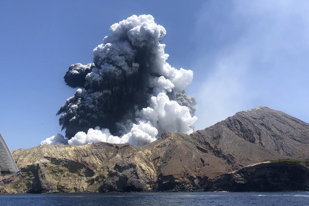 Erupcija vulkana na Bijelom ostrvu na Novom Zelandu, Foto: BETA/AP