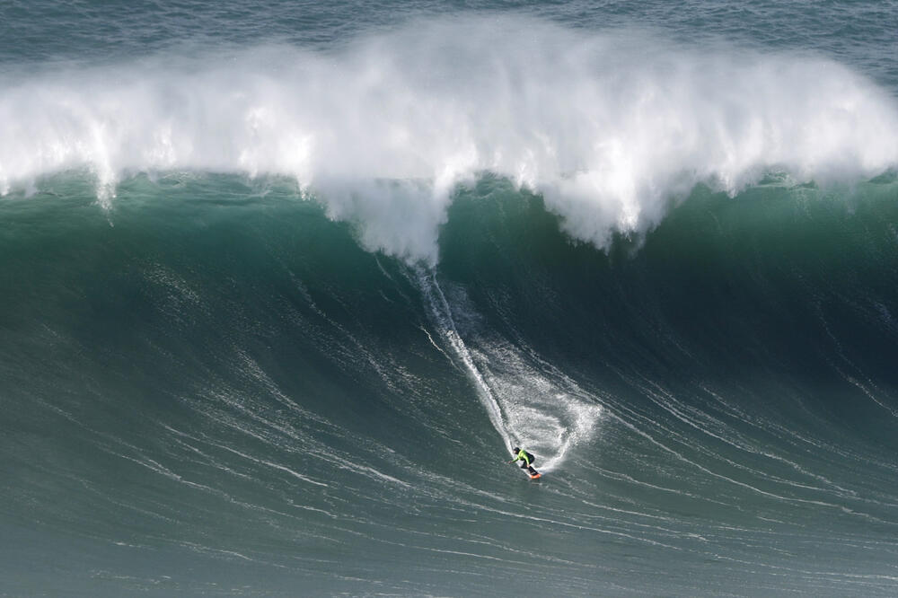 Detalj sa takmičenja u surfingu, Foto: Armando Franca