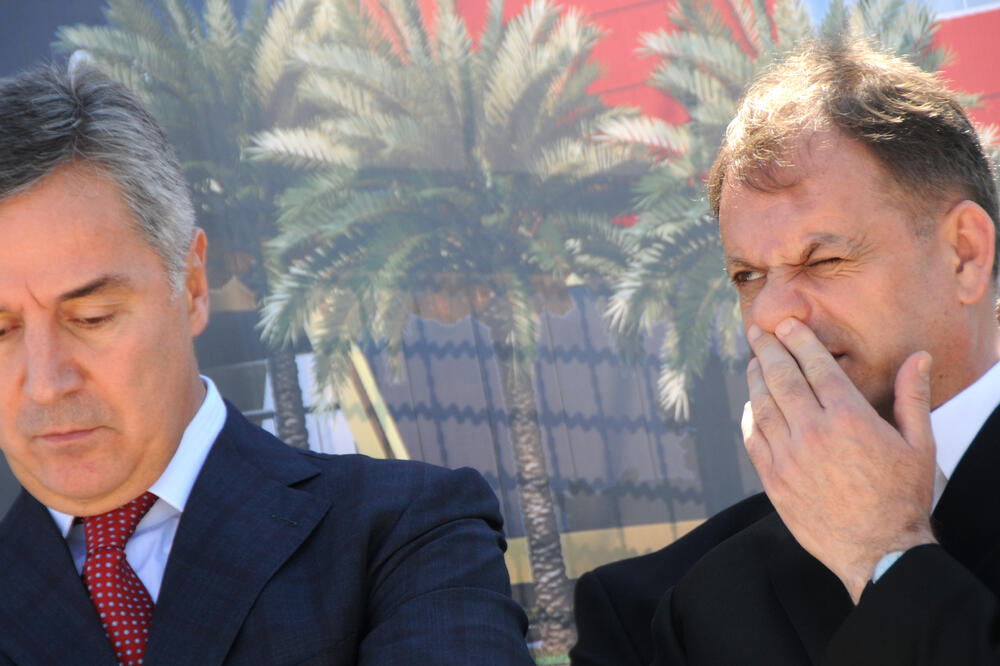 Đukanović i njegov generalni sekretar Stijepović, Foto: Boris Pejović