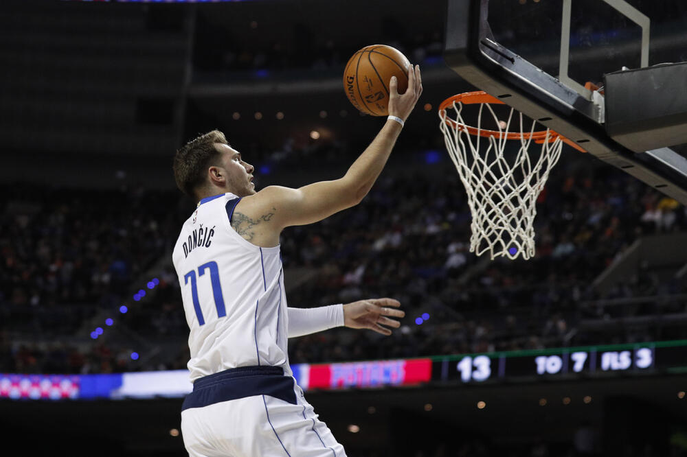 Dončić na meču sa Detroitom, Foto: BETA/AP