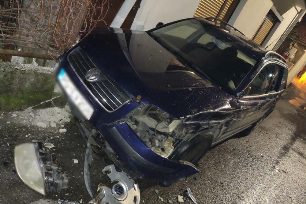 Jedno od vozila koje je kamionom oštetio Marković, Foto: Privatna arhiva