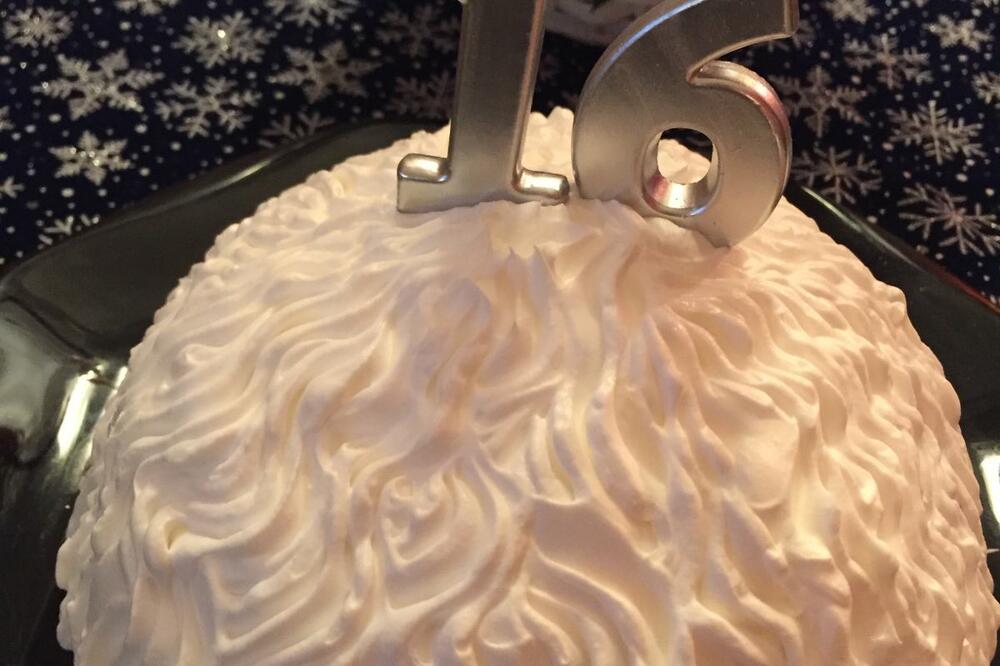 Kolač sa višnjama, Foto: Privatna arhiva