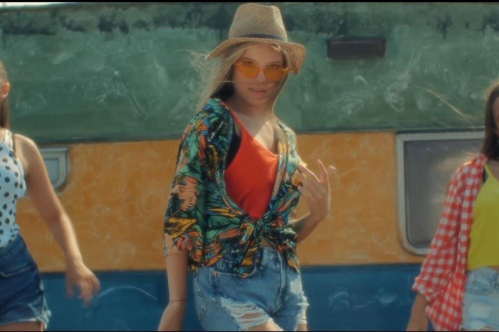 Scena iz spota "Malo, malo", Foto: Miodrag Marković/YT