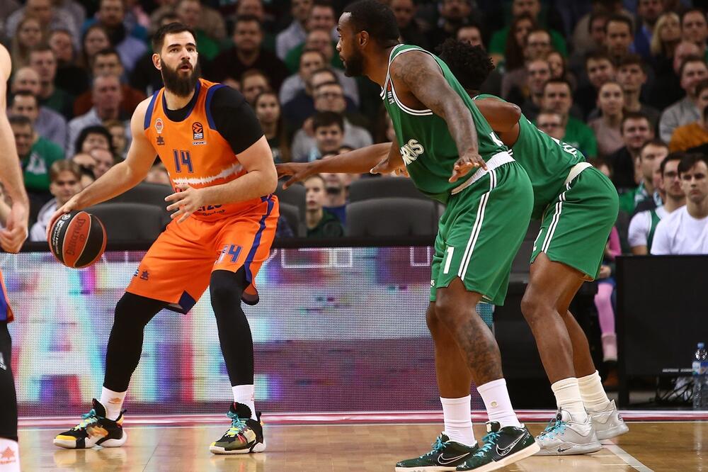 Bojan Dubljević na večerašnjoj utakmici, Foto: Euroleague