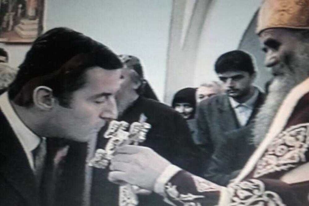 Predsjednik Crne Gore Milo Đukanović i mitropolit crnogorsko-primorski Amfilohije, Foto: Arhiva "Vijesti"