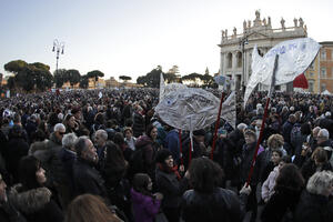 "Sardine" ispunile trg u Rimu: Ima li Salvini razloga za brigu