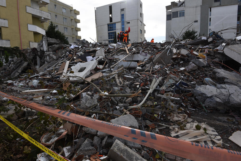 Drač nakon zemljotresa, Foto: Savo Prelević