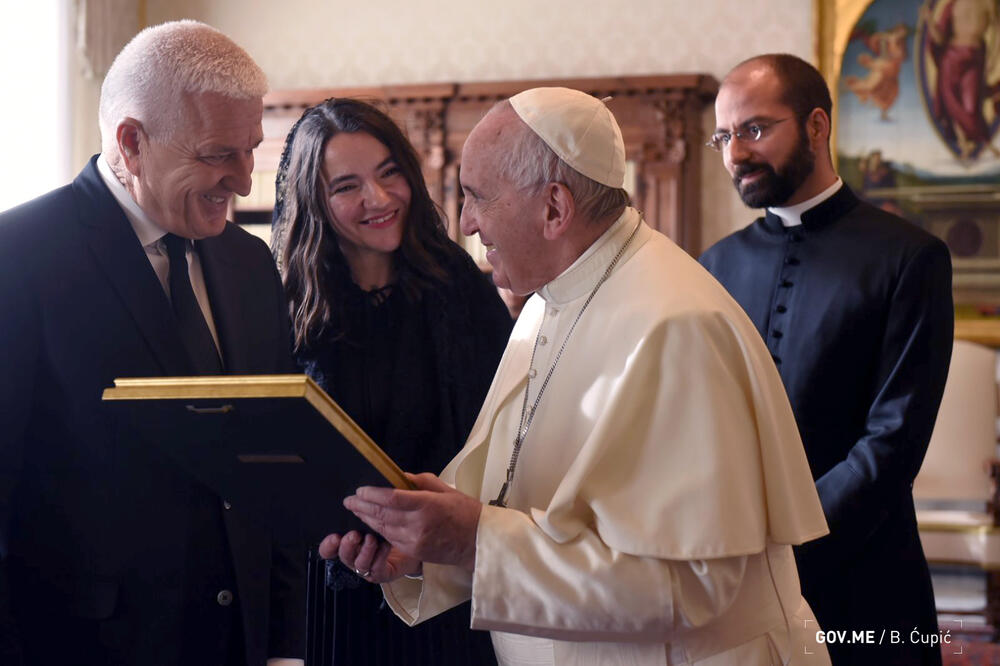 Pohvalio politike Vlade u raznim oblastima: Marković i Papa Franjo, Foto: Vlada