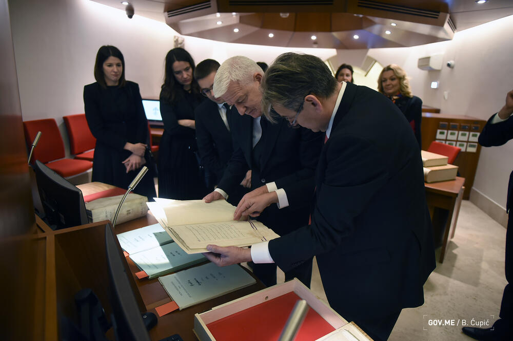 Marković tokom posjete Arhivu, Foto: Bojana Čupić