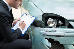 Savjeti advokata: Kako naplatiti štetu nakon saobraćajnog udesa?