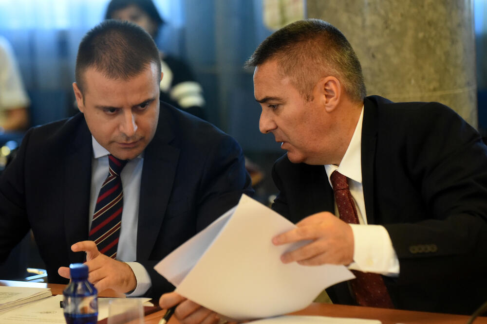 Tražio izjašnjenje: Baković i Veljović, Foto: Boris Pejović