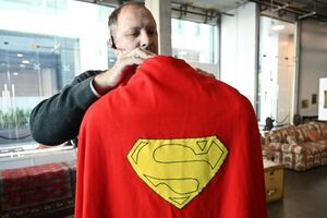 Supermenov prvi plašt prodat za gotovo 200.000 dolara