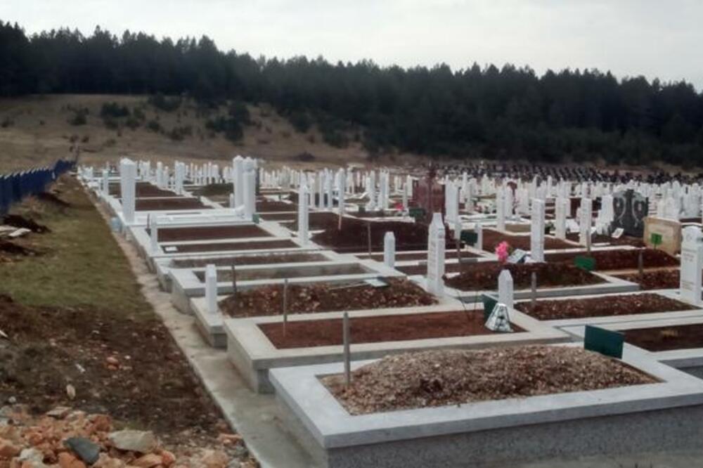 Dio groblja u Pljevljima, Foto: Goran Malidžan