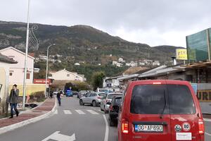 Tivat u saobraćajnom kolapsu