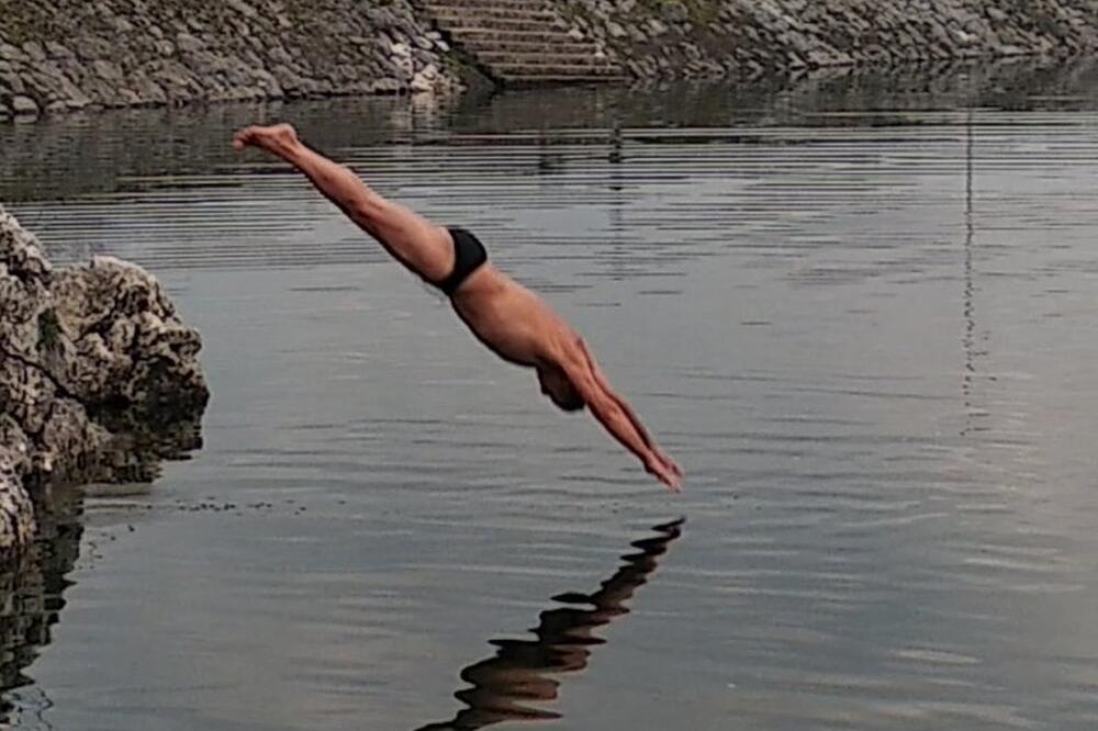 Kupanje u decembru: Nikolić na Krupcu, Foto: G. Damjanović