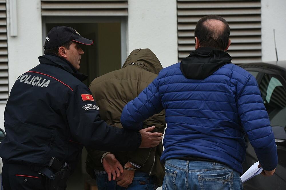 Privođenje Peka Krivokapića, Foto: Savo Prelević