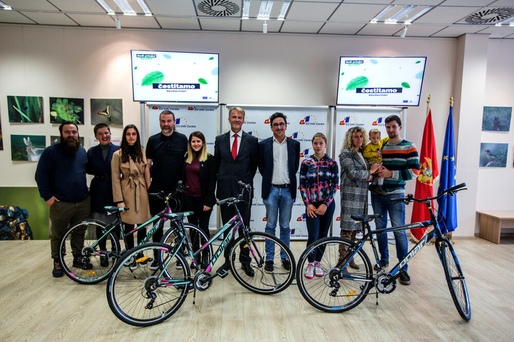 Dodjela bicikala, Foto: Boris Pejović