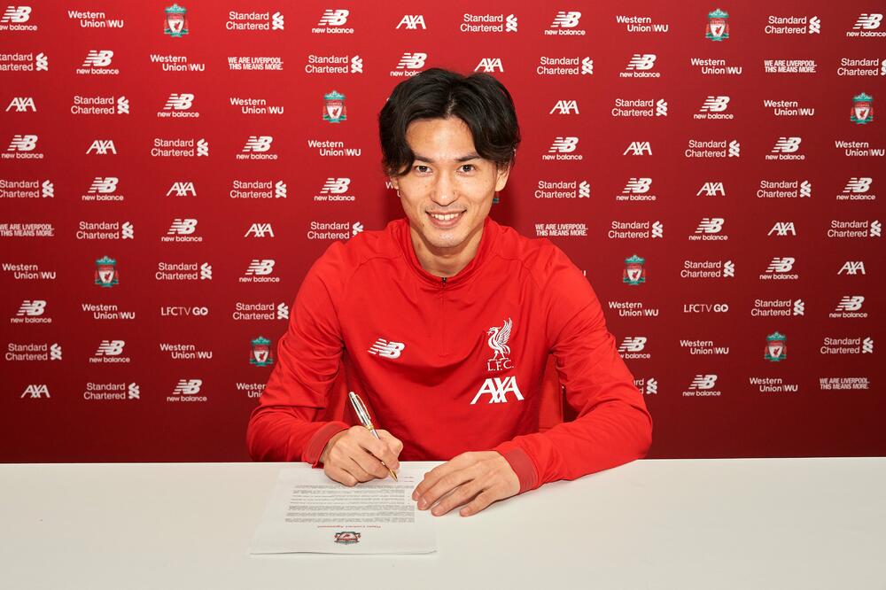 Minamino potpisuje ugovor, Foto: Liverpool
