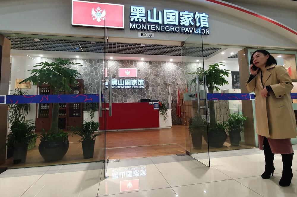 Samo vino od domaćih proizvoda u crnogorskom paviljonu u Ningbou, Foto: Ivana Gudović