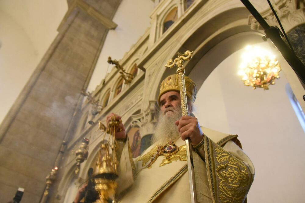 U organizaciji Mitropolije crnogorsko primorske, u Nikšiću je održan skup protiv usvajanja Predloga zakona o slobodi vjeroispovijesti. Pogledajte šta je u Nikšiću zabilježila ekipa Vijesti