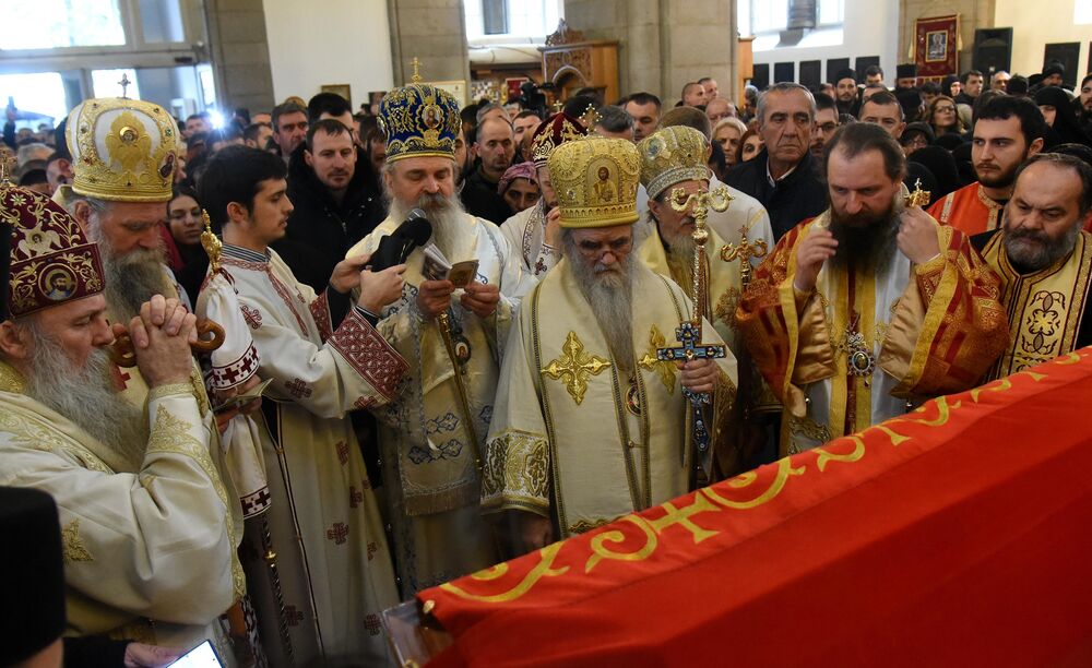 Danas je u Nikšiću, u organizaciji Mitropolije crnogorsko-primorske, održan crkveno-narodni sabor sa kojeg je poslata poruka protiv usvajanja Vladinog Predloga zakona o slobodi veroispovijesti. U proglasu, koji je pročitao episkop dioklijski Metodije, poručeno je da je Vladin Predlog zakona "zakon protiv pravoslavlja".
