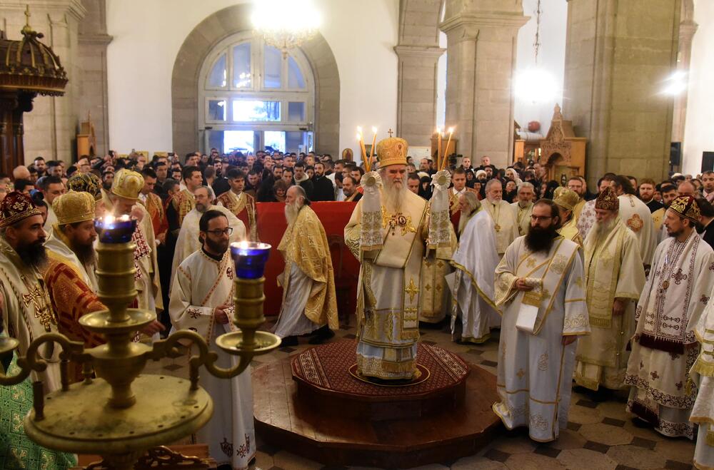 Danas je u Nikšiću, u organizaciji Mitropolije crnogorsko-primorske, održan crkveno-narodni sabor sa kojeg je poslata poruka protiv usvajanja Vladinog Predloga zakona o slobodi veroispovijesti. U proglasu, koji je pročitao episkop dioklijski Metodije, poručeno je da je Vladin Predlog zakona "zakon protiv pravoslavlja".