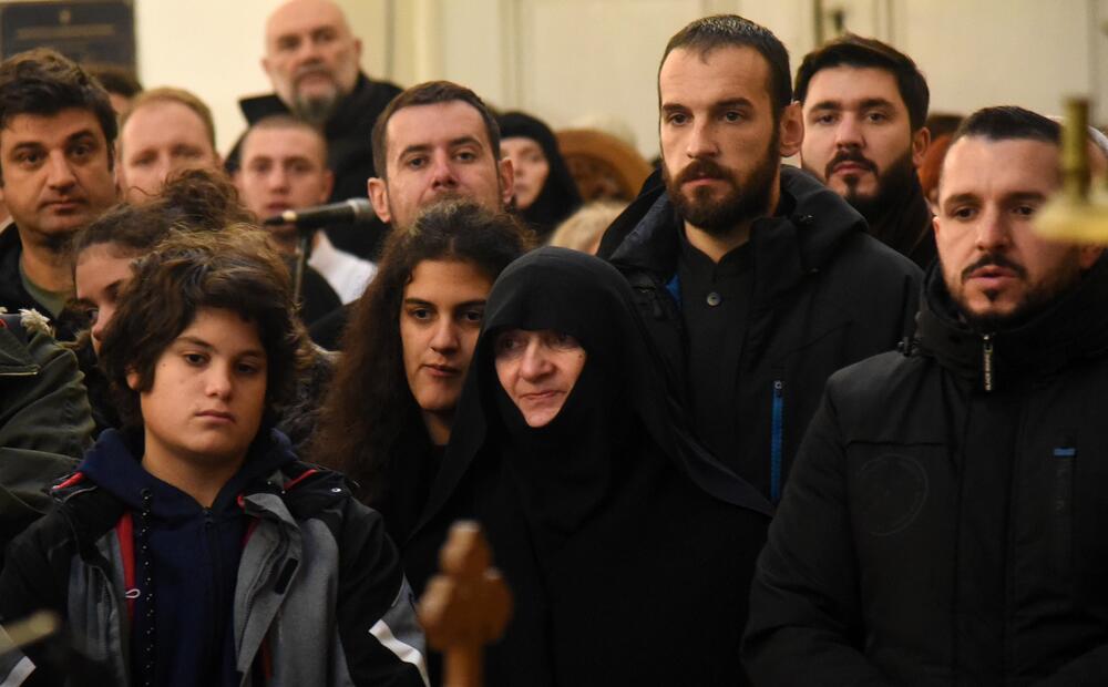 Danas je u Nikšiću, u organizaciji Mitropolije crnogorsko-primorske, održan crkveno-narodni sabor sa kojeg je poslata poruka protiv usvajanja Vladinog Predloga zakona o slobodi veroispovijesti. U proglasu, koji je pročitao episkop dioklijski Metodije, poručeno je da je Vladin Predlog zakona "zakon protiv pravoslavlja".