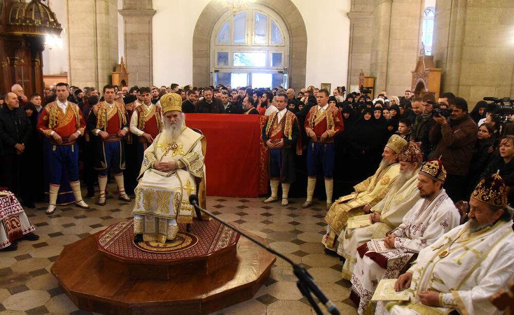 Danas je u Nikšiću, u organizaciji Mitropolije crnogorsko-primorske, održan crkveno-narodni sabor sa kojeg je poslata poruka protiv usvajanja Vladinog Predloga zakona o slobodi veroispovijesti. U proglasu, koji je pročitao episkop dioklijski Metodije, poručeno je da je Vladin Predlog zakona "zakon protiv pravoslavlja".