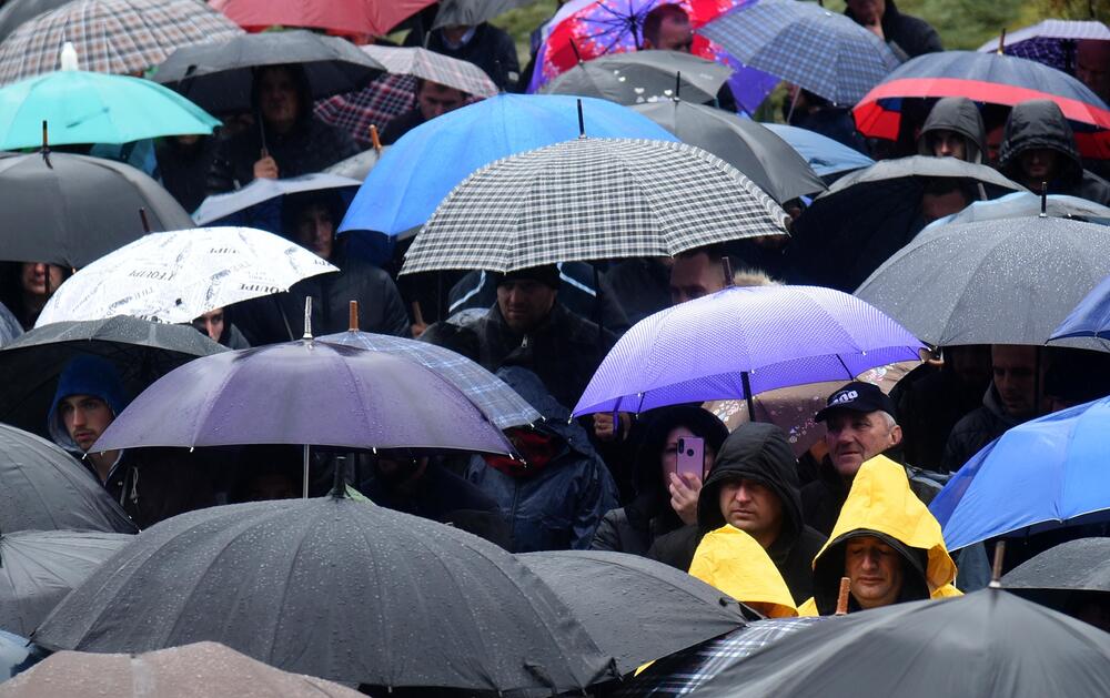 Danas je u Nikšiću, u organizaciji Mitropolije crnogorsko-primorske, održan crkveno-narodni sabor sa kojeg je poslata poruka protiv usvajanja Vladinog Predloga zakona o slobodi veroispovijesti. U proglasu, koji je pročitao episkop dioklijski Metodije, poručeno je da je Vladin Predlog zakona "zakon protiv pravoslavlja".