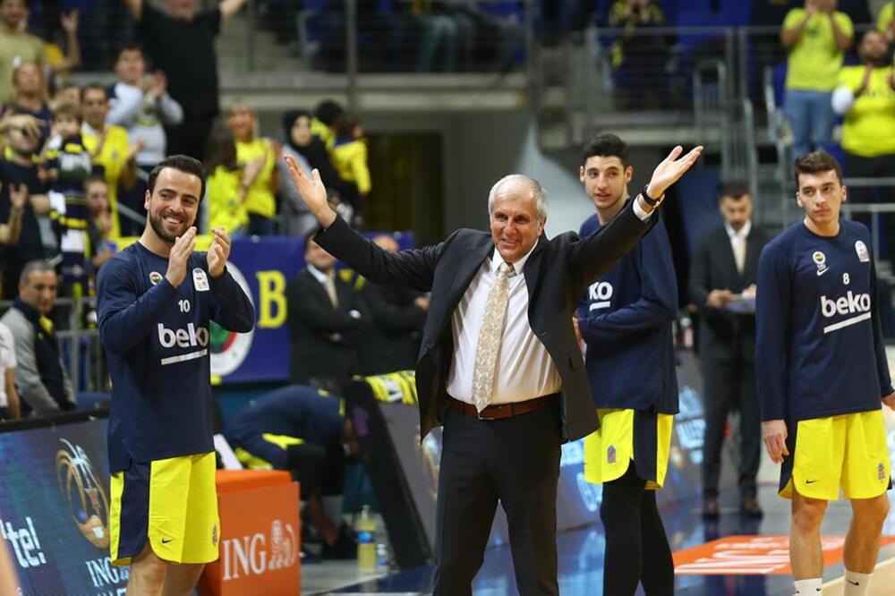 Obradović, Foto: Facebook.com/fbbasketbol, Facebook.com/fbbasketbol, Facebook.com/fbbasketbol