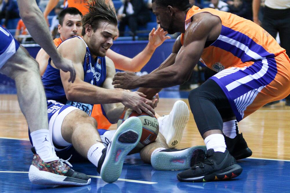 Sa prvog ovosezonskog meča dva tima u Zagrebu, Foto: Cibona/Ivan Santro