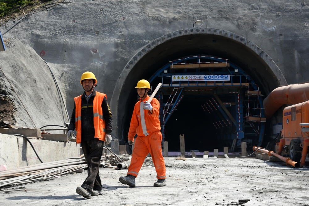 Značajna rupa u državnom budžetu kada počne otplata kredita: Sa gradilišta, Foto: Boris Pejović