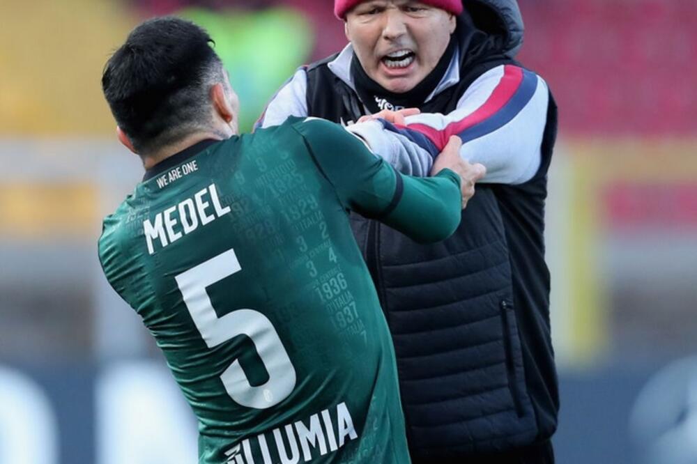 MIhajlović je imao šta da poruči Medelu, Foto: Twitter