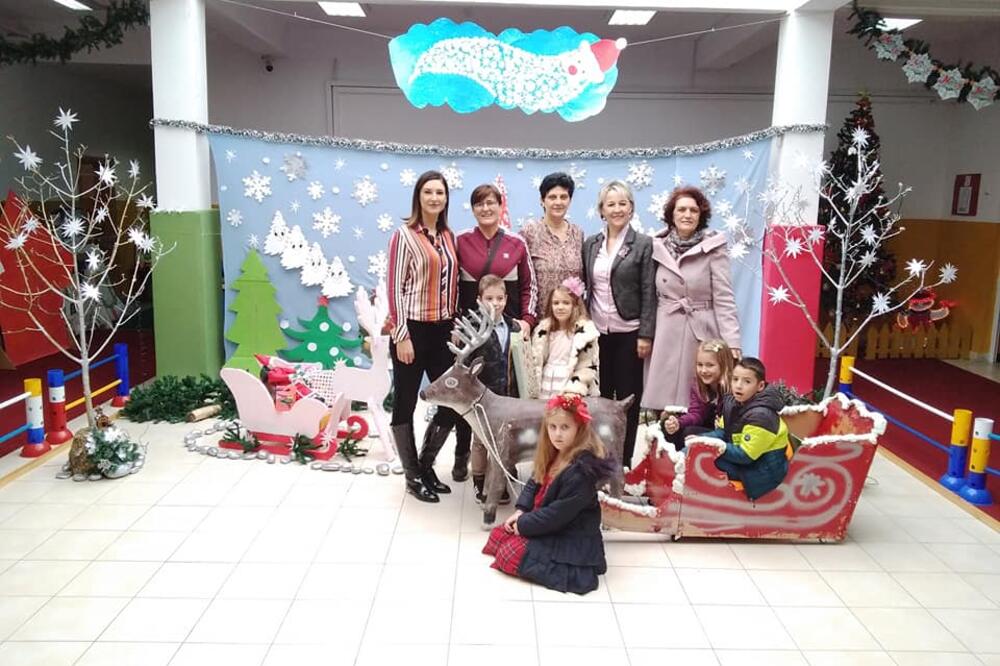 Poklonili su slatkiše polaznicima danilovgradskog vrtića, Foto: Privatna arhiva